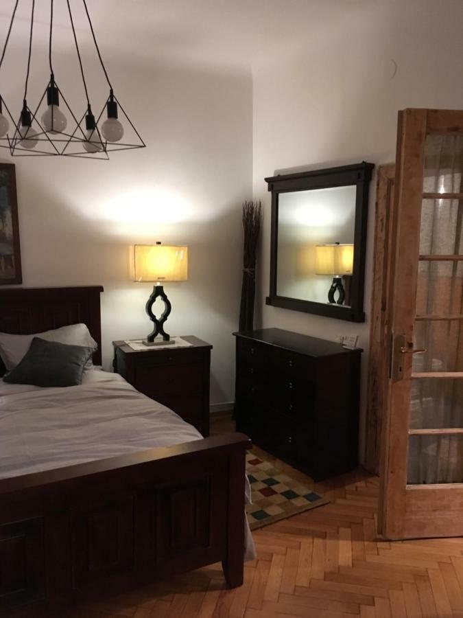 Vintage Apartment Bucarest Esterno foto