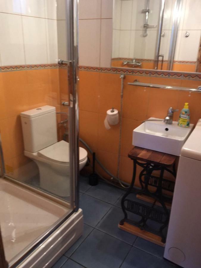 Vintage Apartment Bucarest Esterno foto